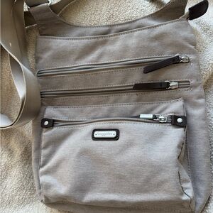 Baggallini Beige Purse